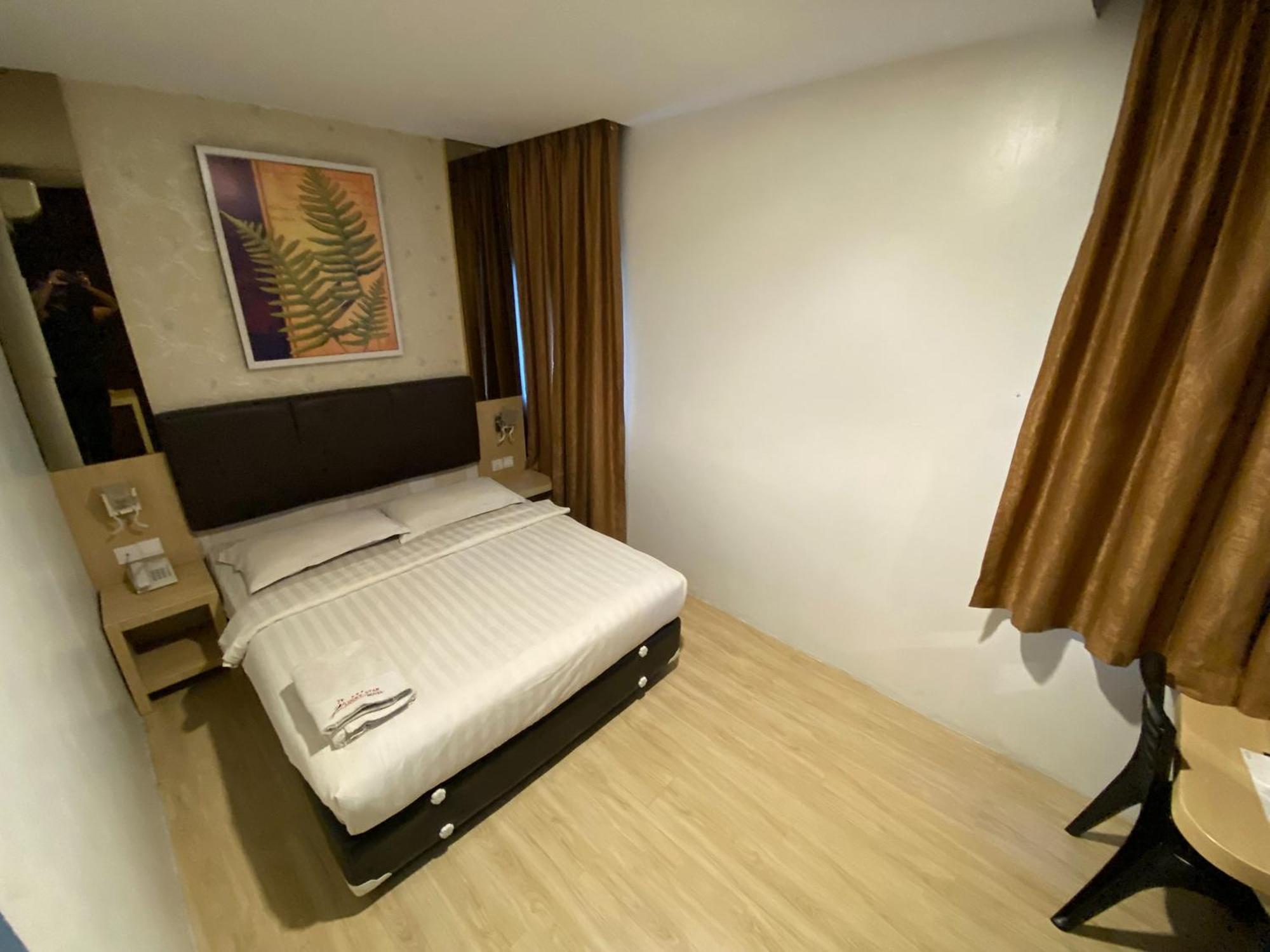 Lucky Star Hotel Нагоя Екстериор снимка